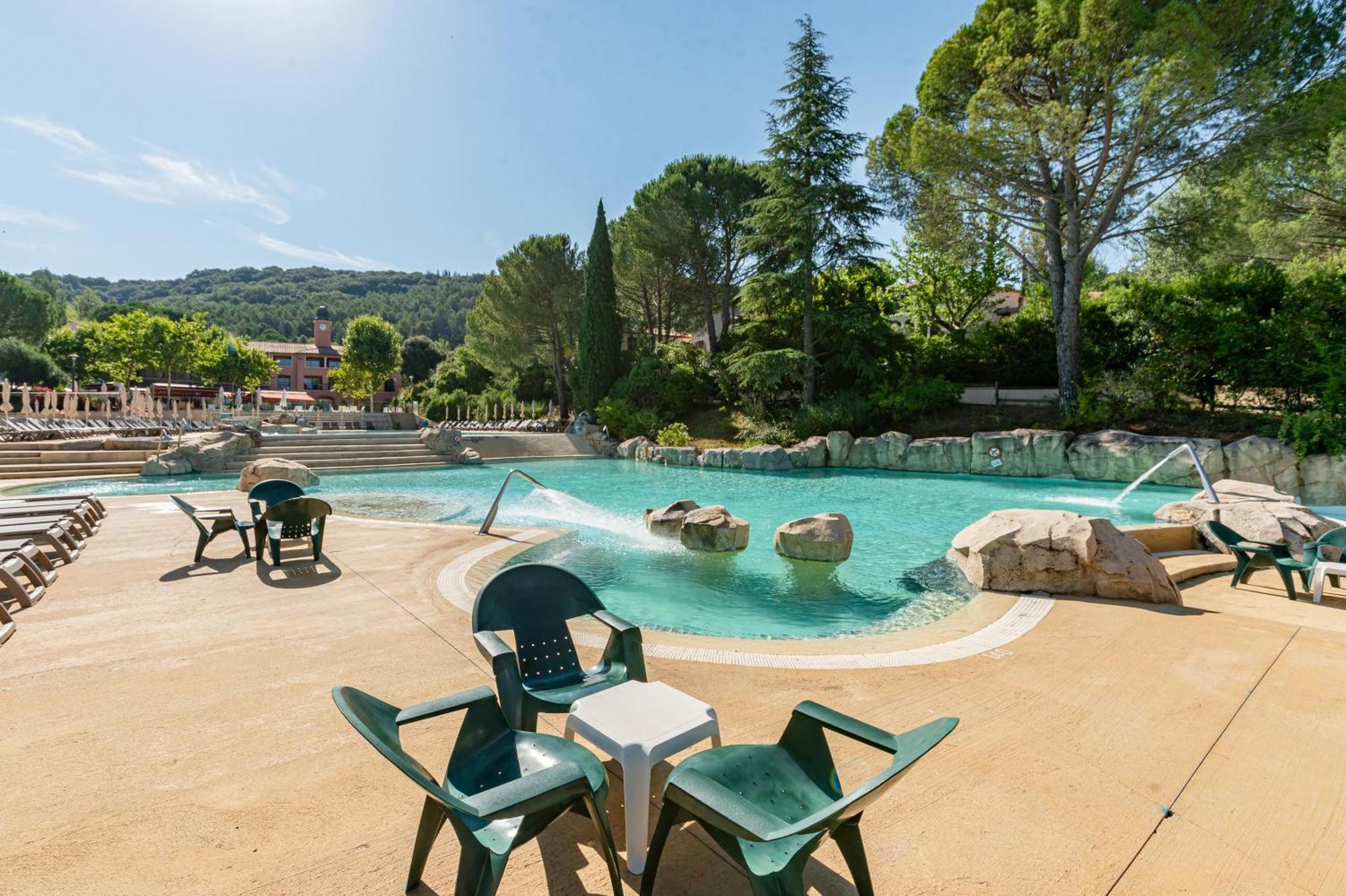 Village Pierre & Vacances Le Rouret 格罗斯皮埃雷斯 外观 照片